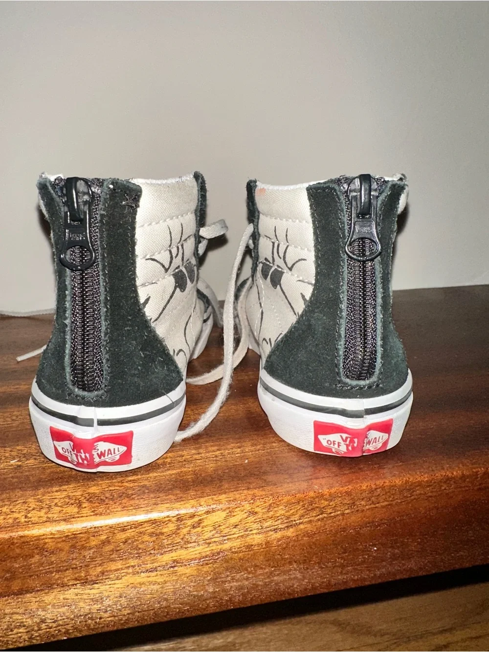 Vans Kids High-Top Sneakers with Snoopy Print - Black & White